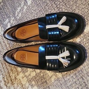 Tory Burch Size 9 Black Loafers